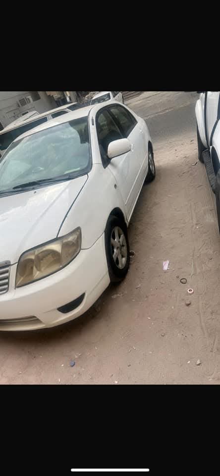 للبيع تويوتا كورولا 2005 بيمة لمدة سنة السيارة