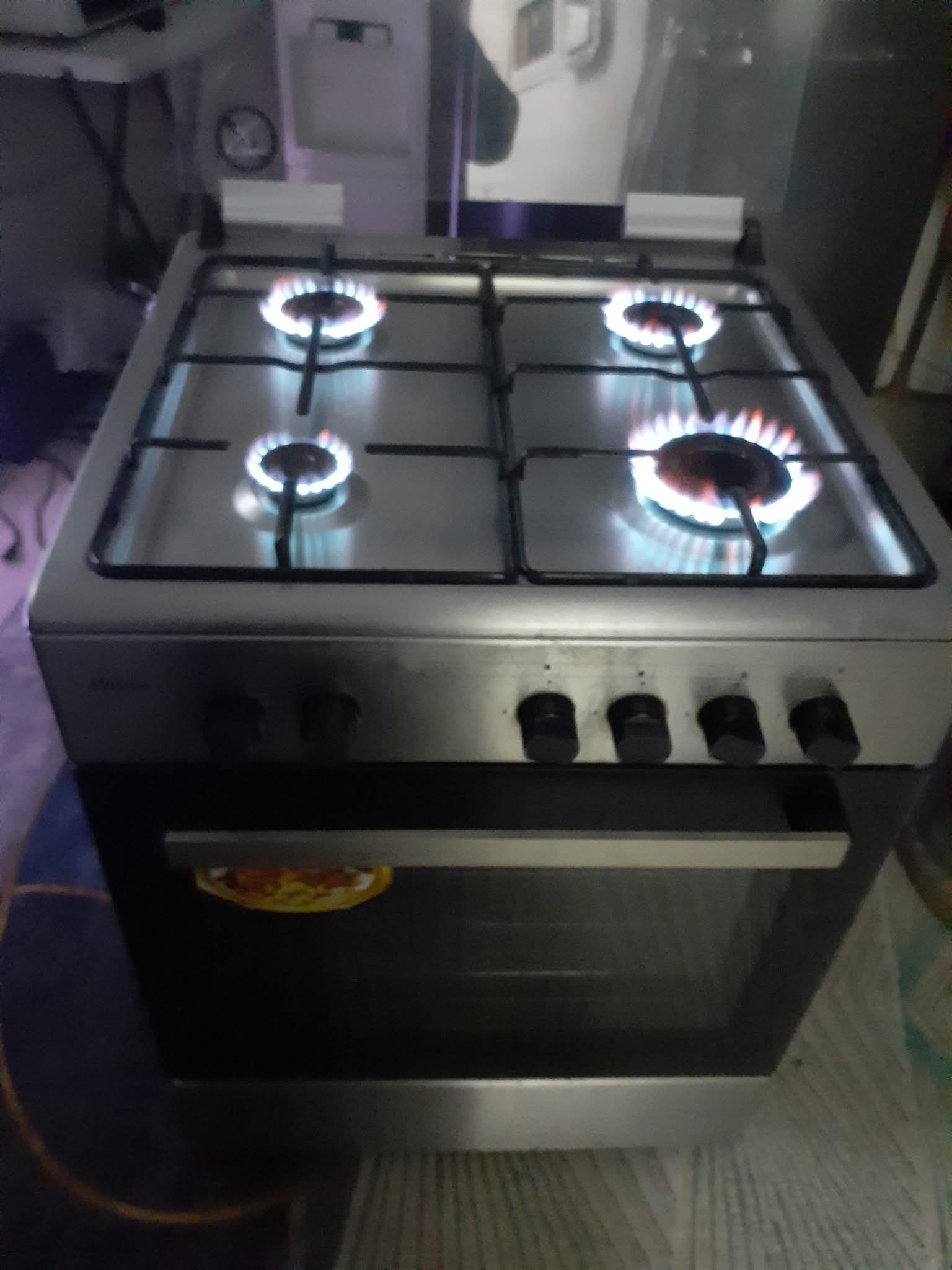 أجهزة كهربائية مستعمله وبحاله جيده جدا