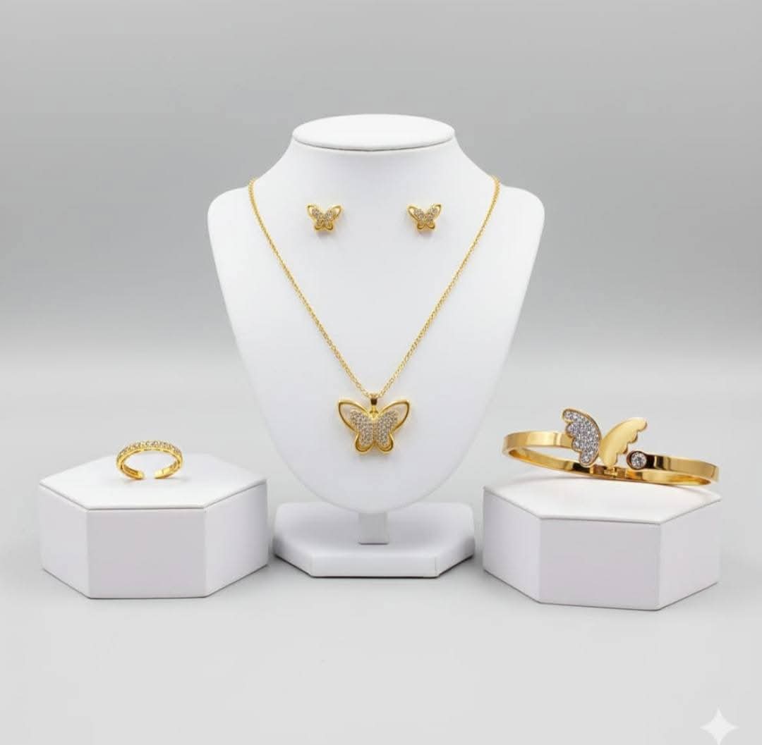 أطقم إكسسوارات يكمل جمال مظهرك