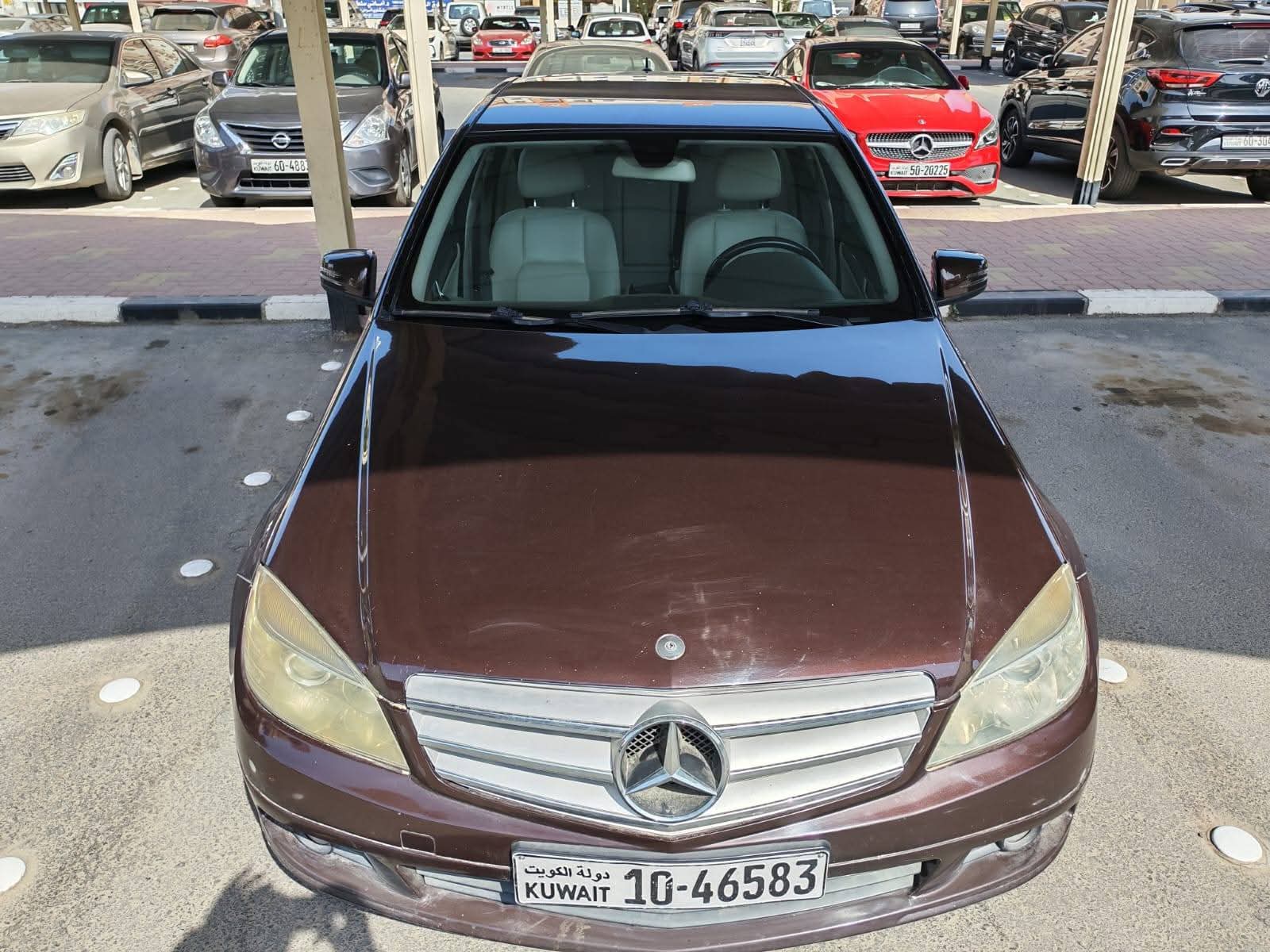 للبيع سياره مرسيدس حجم C180 مديل ٢٠١١