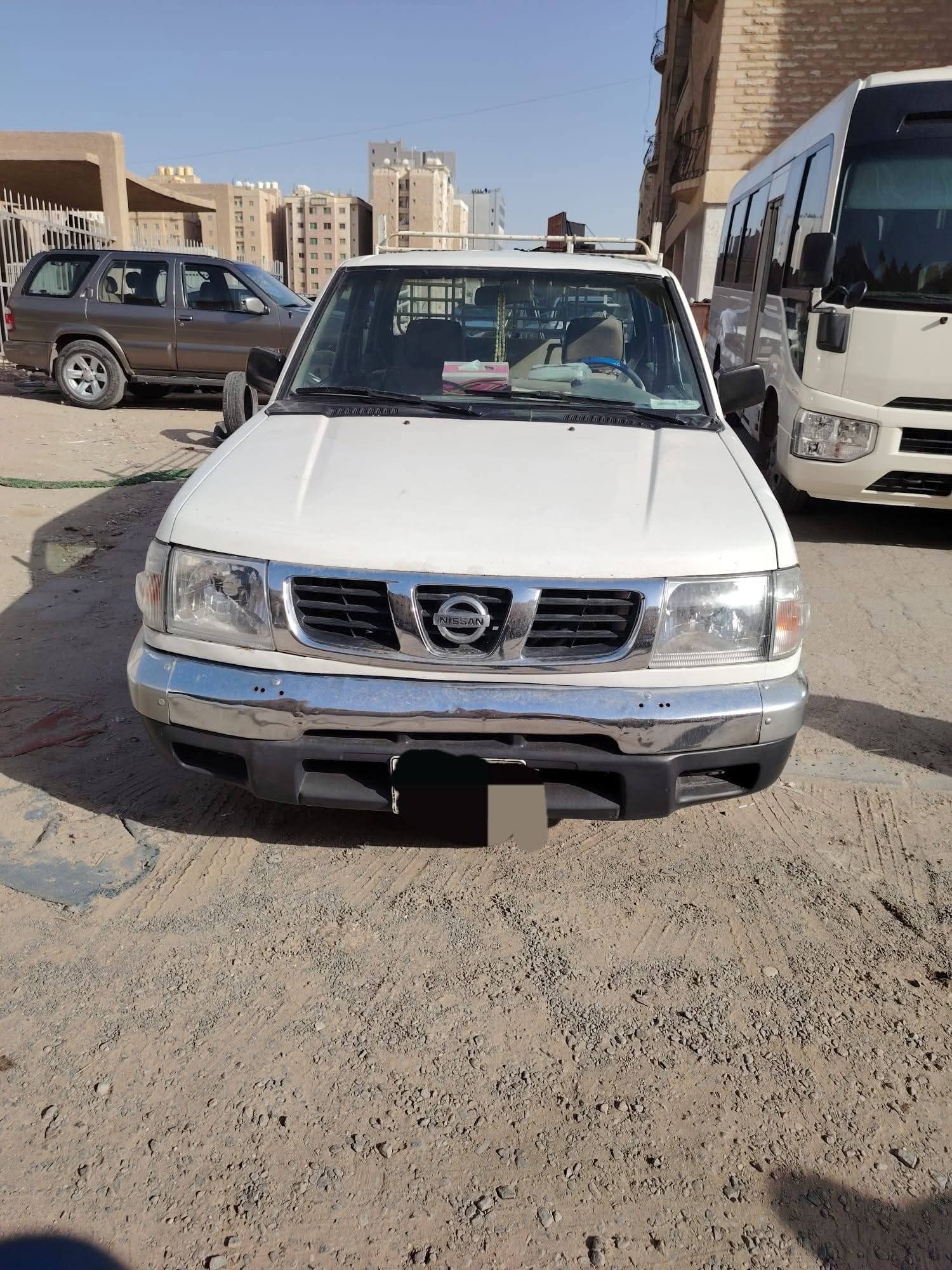 وانيت نيسان ٢٠٠٥ بحاله فوق الممتازه
