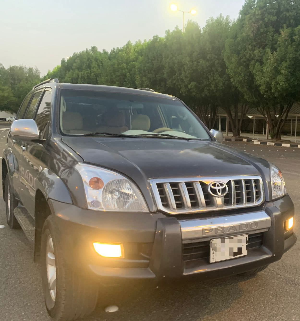 للبيع برادو سموك سلفر موديل 2005