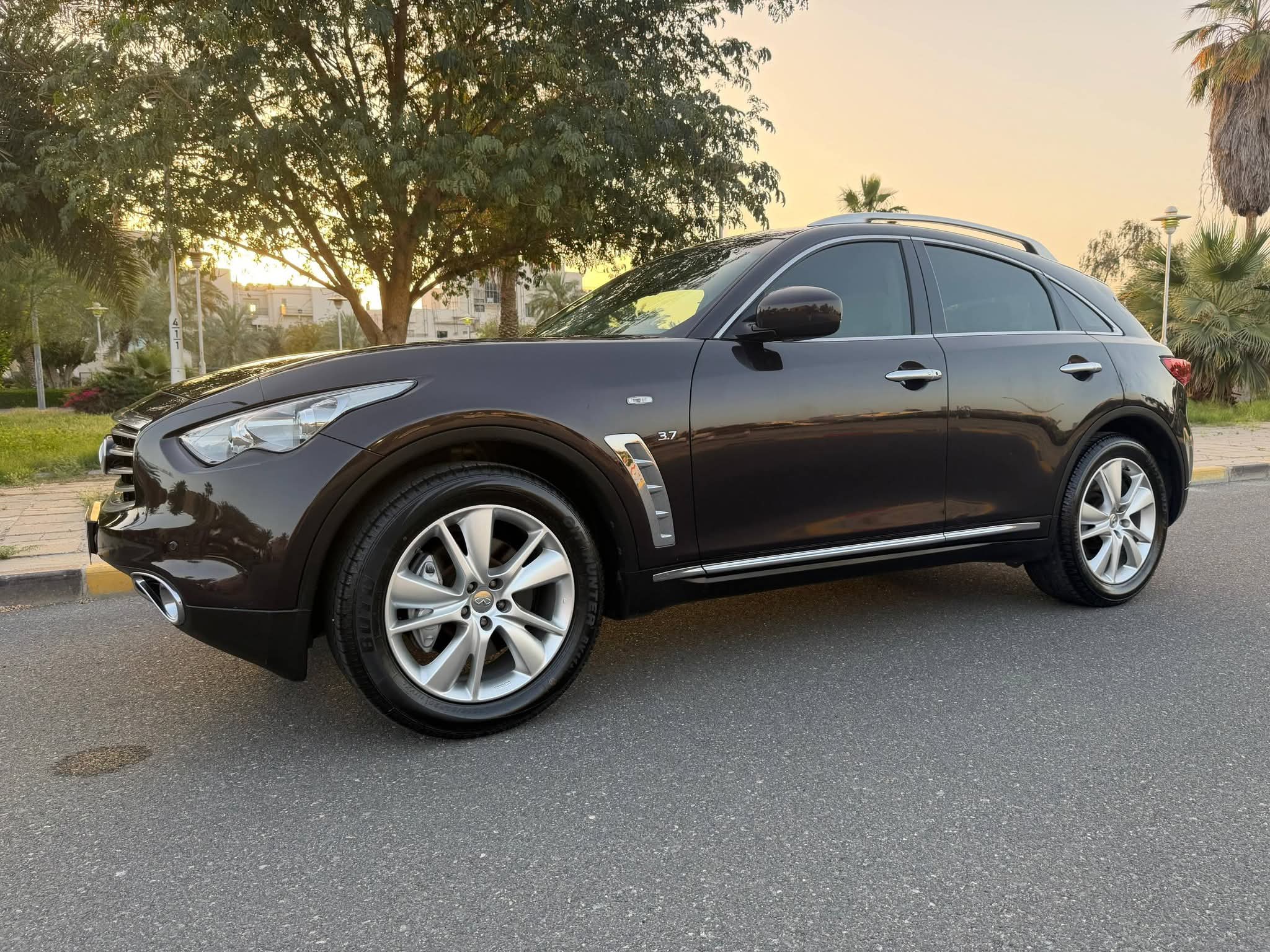 للبيع جيب انفنتي QX70S مديل ٢٠١٦ - صورة 9