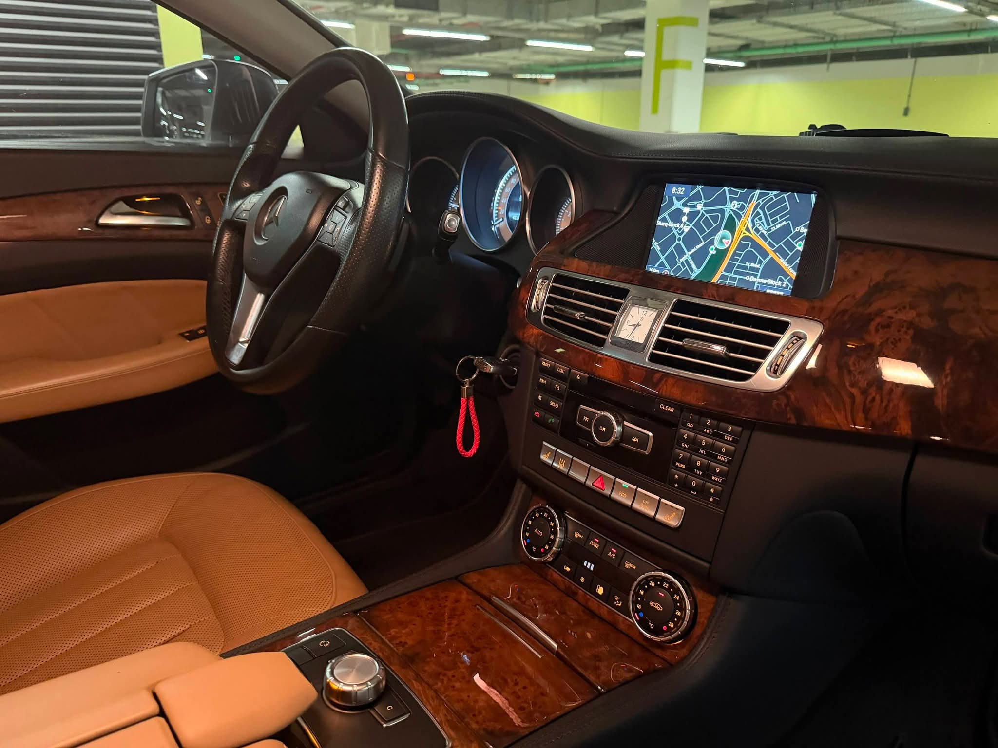 للبيع سياره مرسيدس CLS  350 مديل ٢٠١٣ - صورة 10