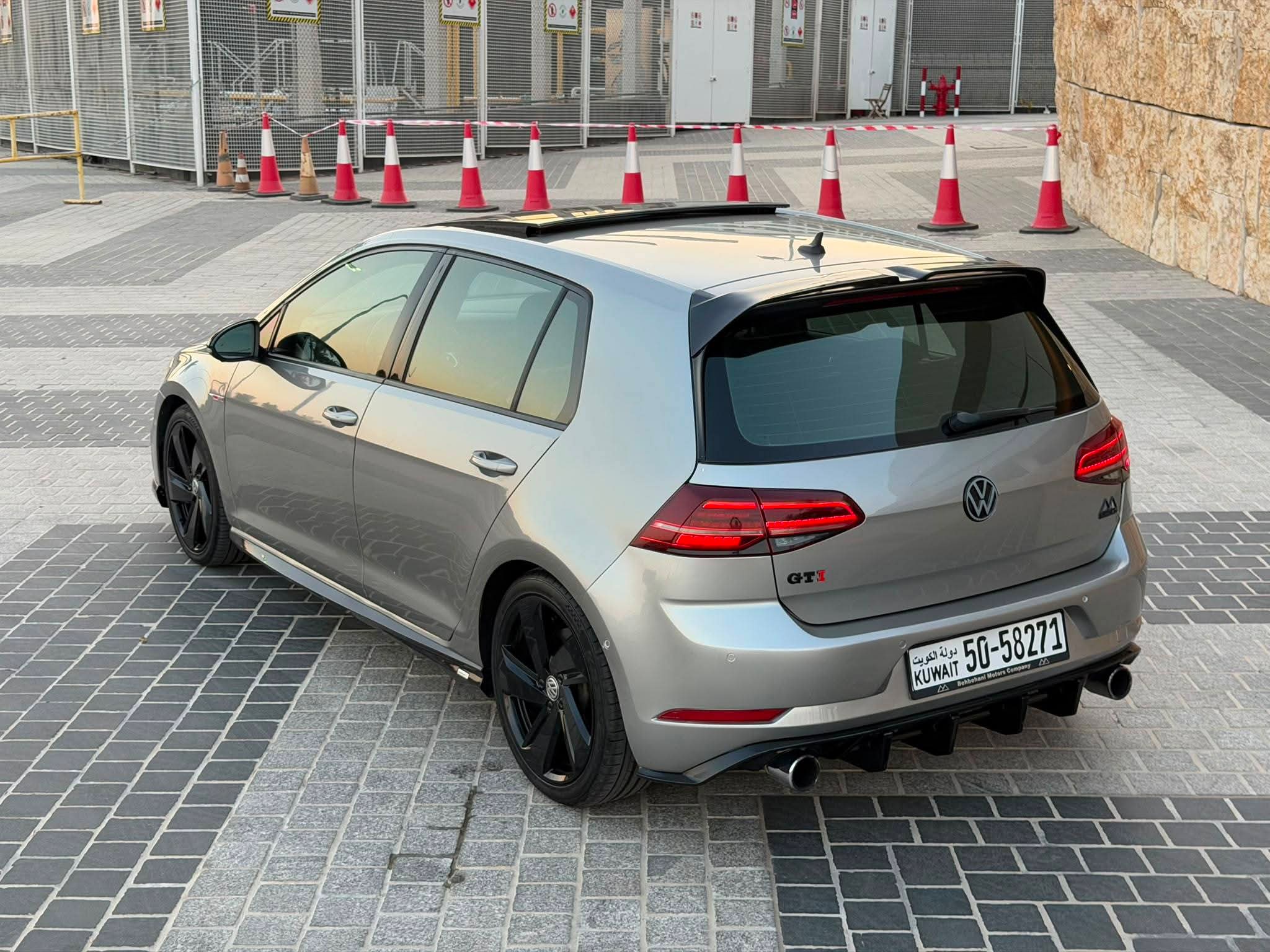 للبيع سياره جولف GTI مديل ٢٠١٨ - صورة 7