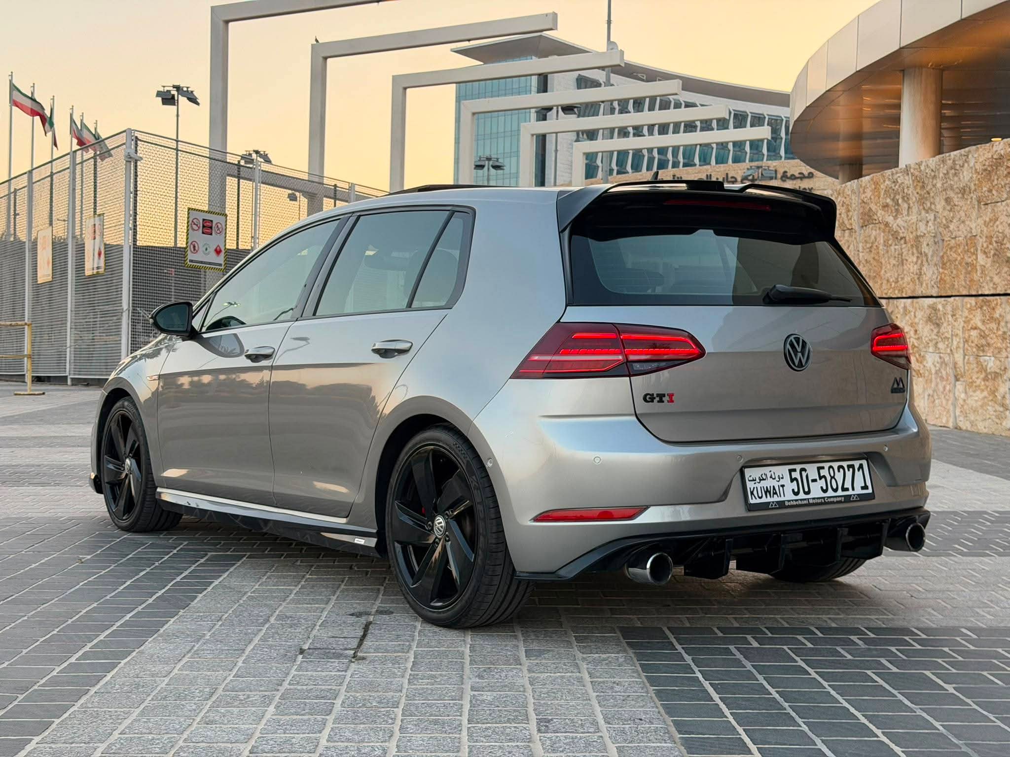 للبيع سياره جولف GTI مديل ٢٠١٨ - صورة 2