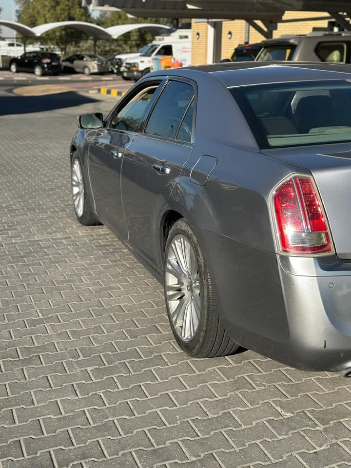 كرايزلر c300 موديل 2014 - صورة 7