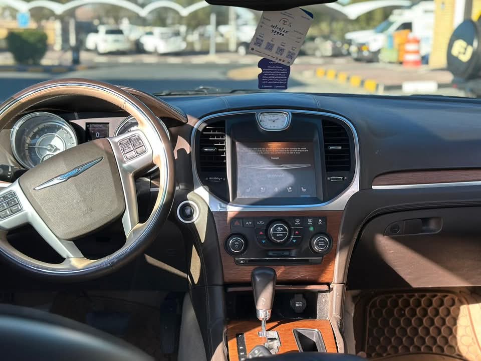 كرايزلر c300 موديل 2014 - صورة 9