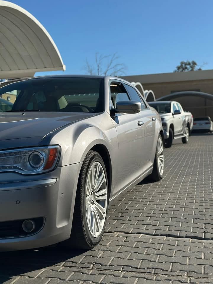 كرايزلر c300 موديل 2014 - صورة 4
