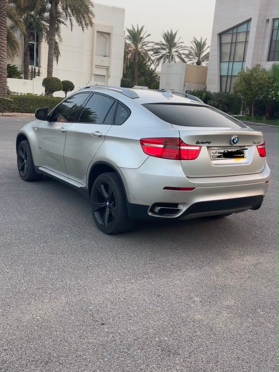 للبيع    BMW X6 50i  twin turbo V8. موديل ٢٠٠٩ - صورة 2
