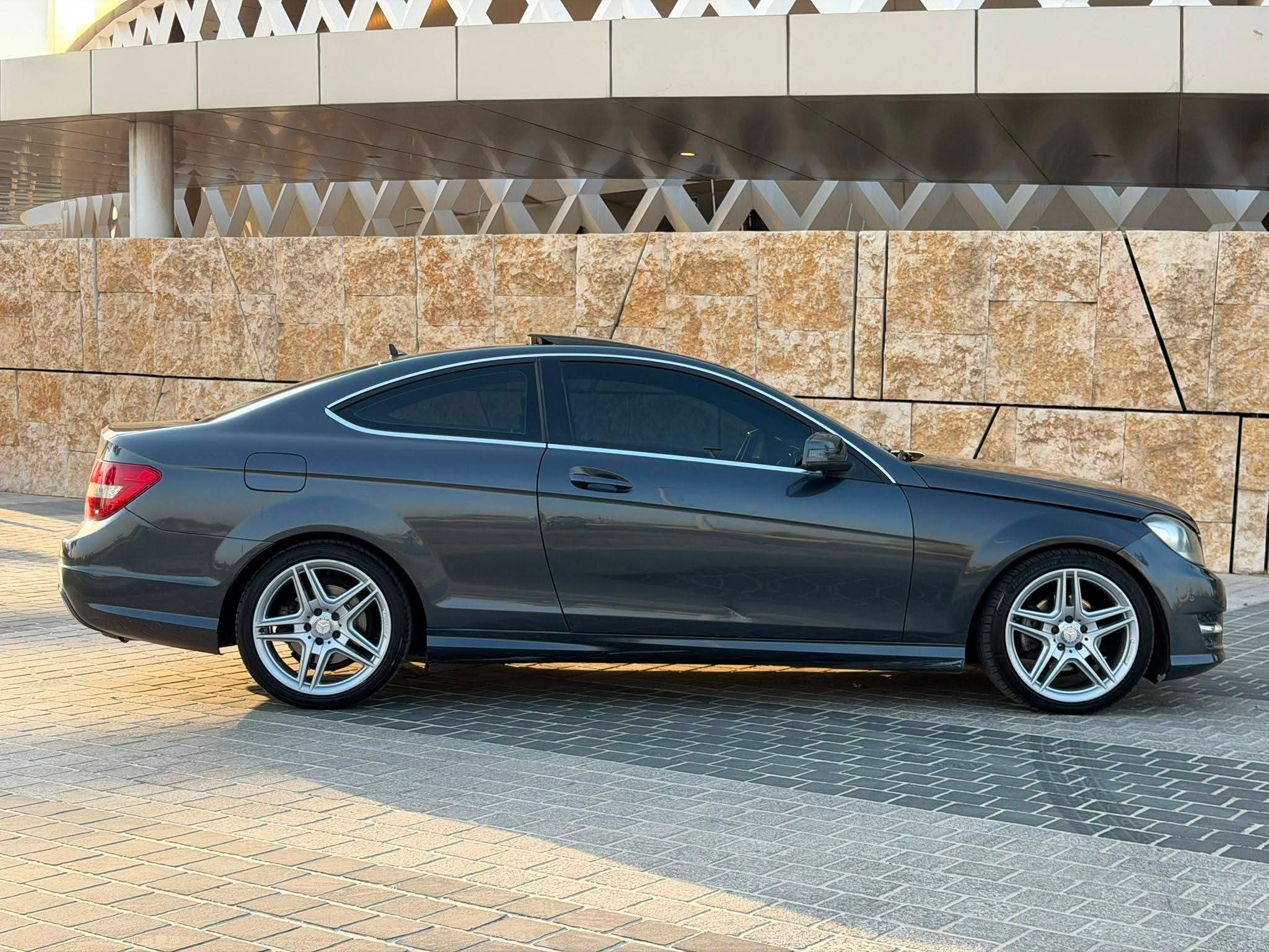 للبيع سياره مرسيدس C250 مديل ٢٠١٤ - صورة 2