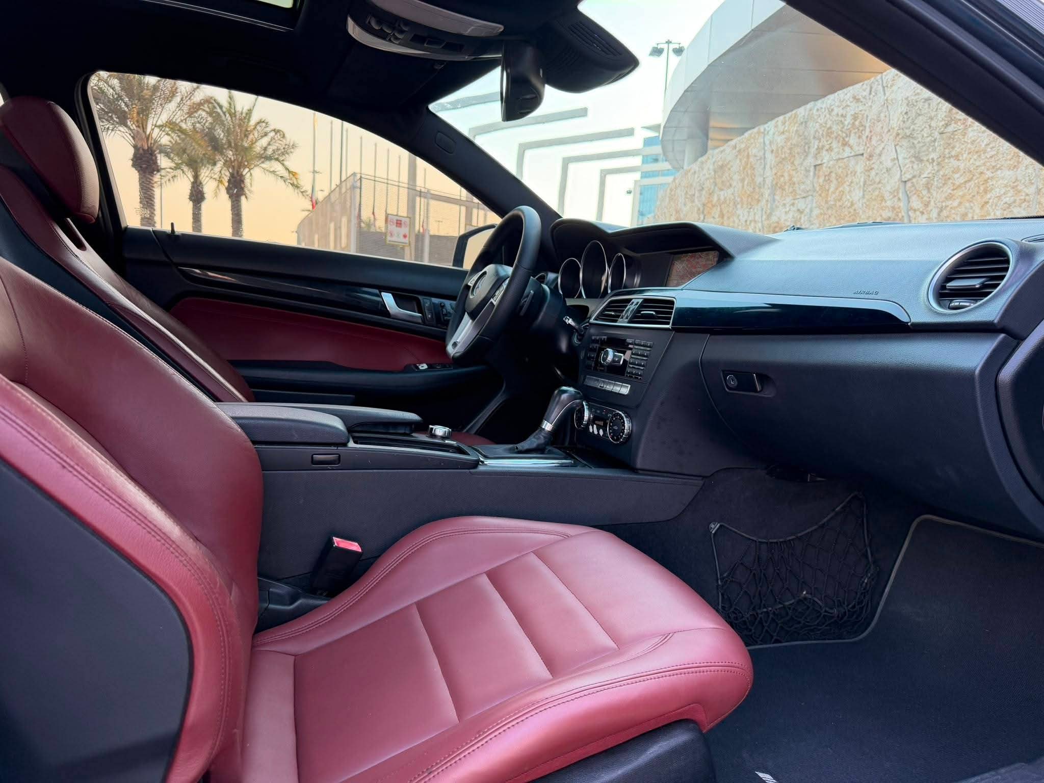 للبيع سياره مرسيدس C250 مديل ٢٠١٤ - صورة 12