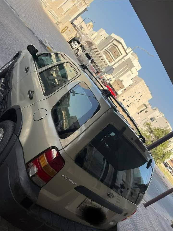 يع سيارة فورد إسكيب موديل ٢٠٠٥ - صورة 3