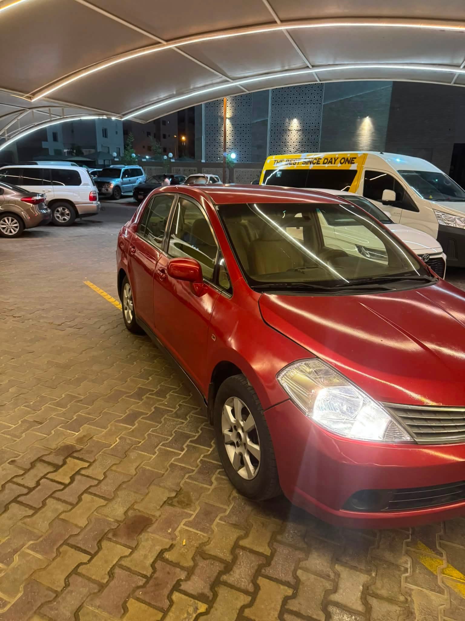 سياره نيسان تيدا بحاله جيده - صورة 3