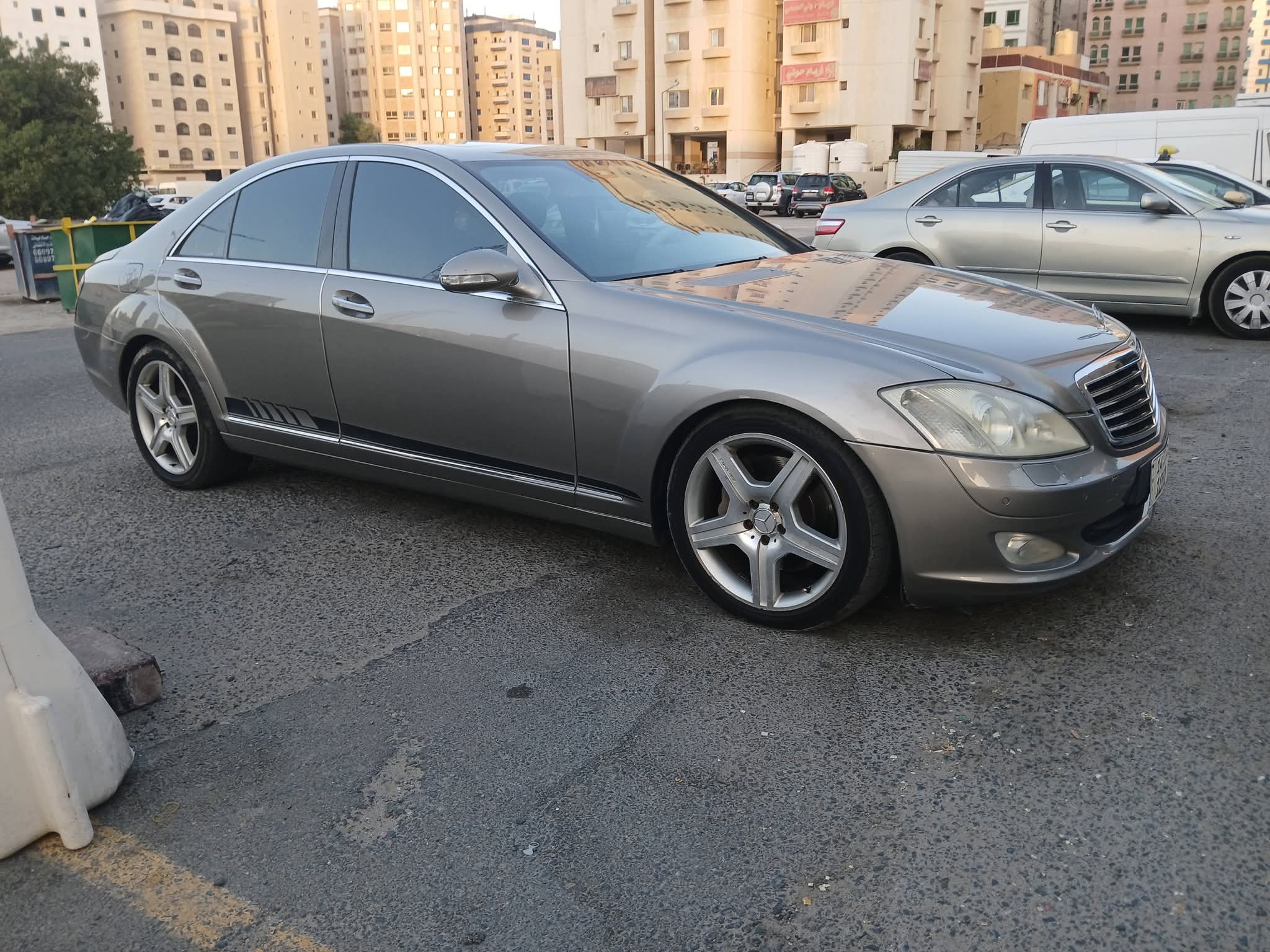 للبيع سيارة مرسيدس بنز  موديل 2006