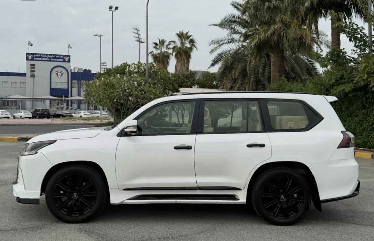 LX579s لكزس موديل 2016 - صورة 3