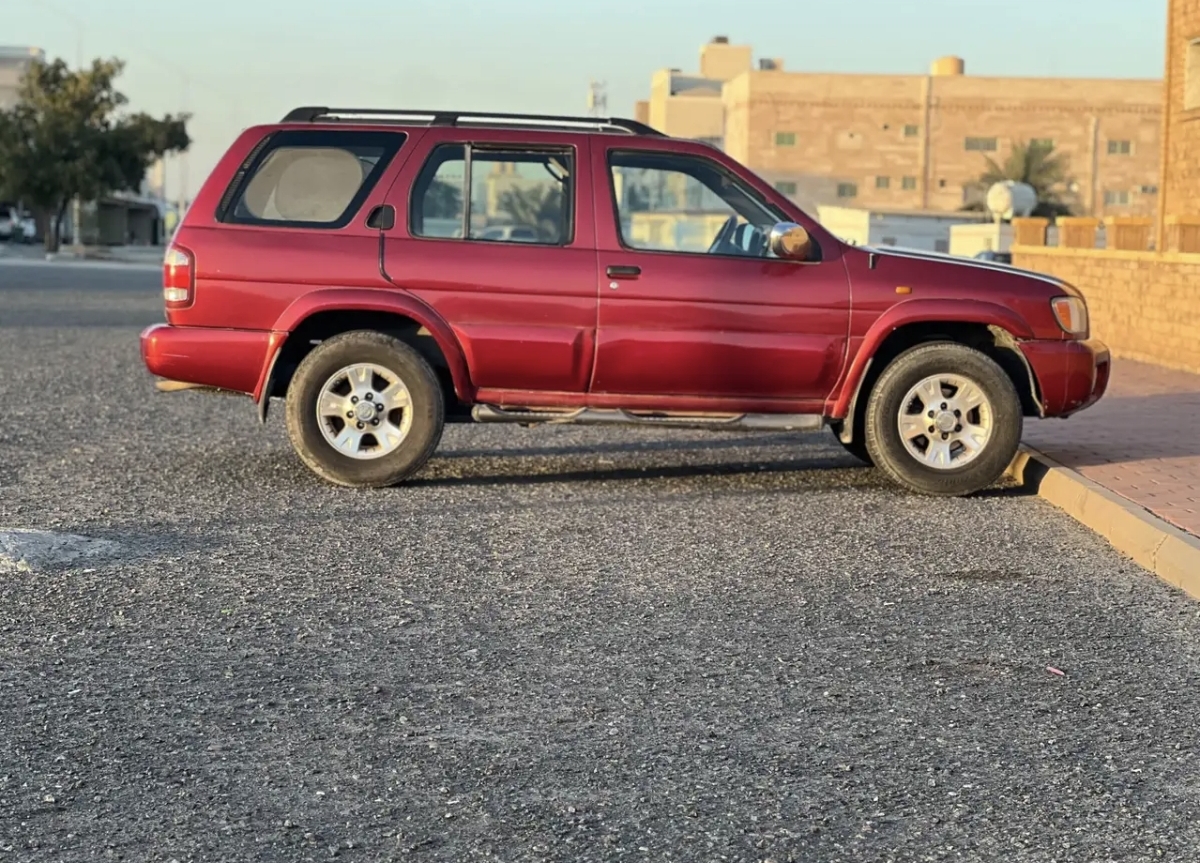 للبيع جيب نيسان باثفندر 6 سلندر موديل 99