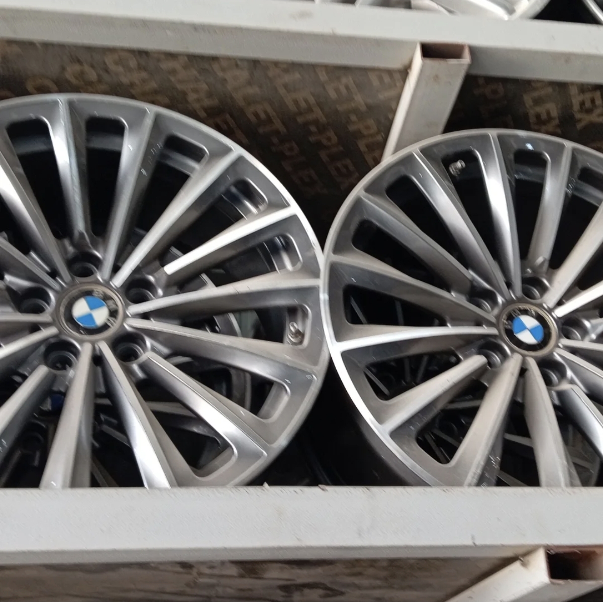 سكراب السالمي أبو عزام جميع قطع غيار السيارات الكويت يوجد لدينا خدمة توصيل