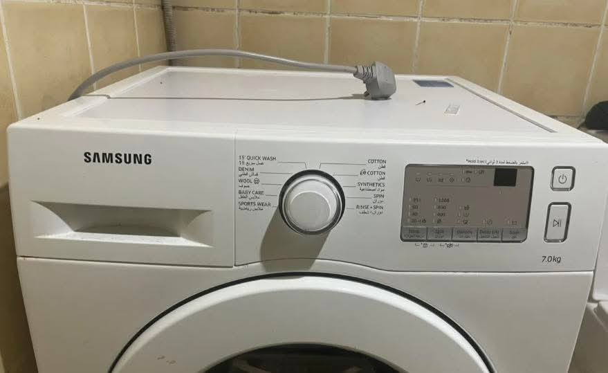 غسالة سامسونج ٧ كيلو بحالة جيدة جدا