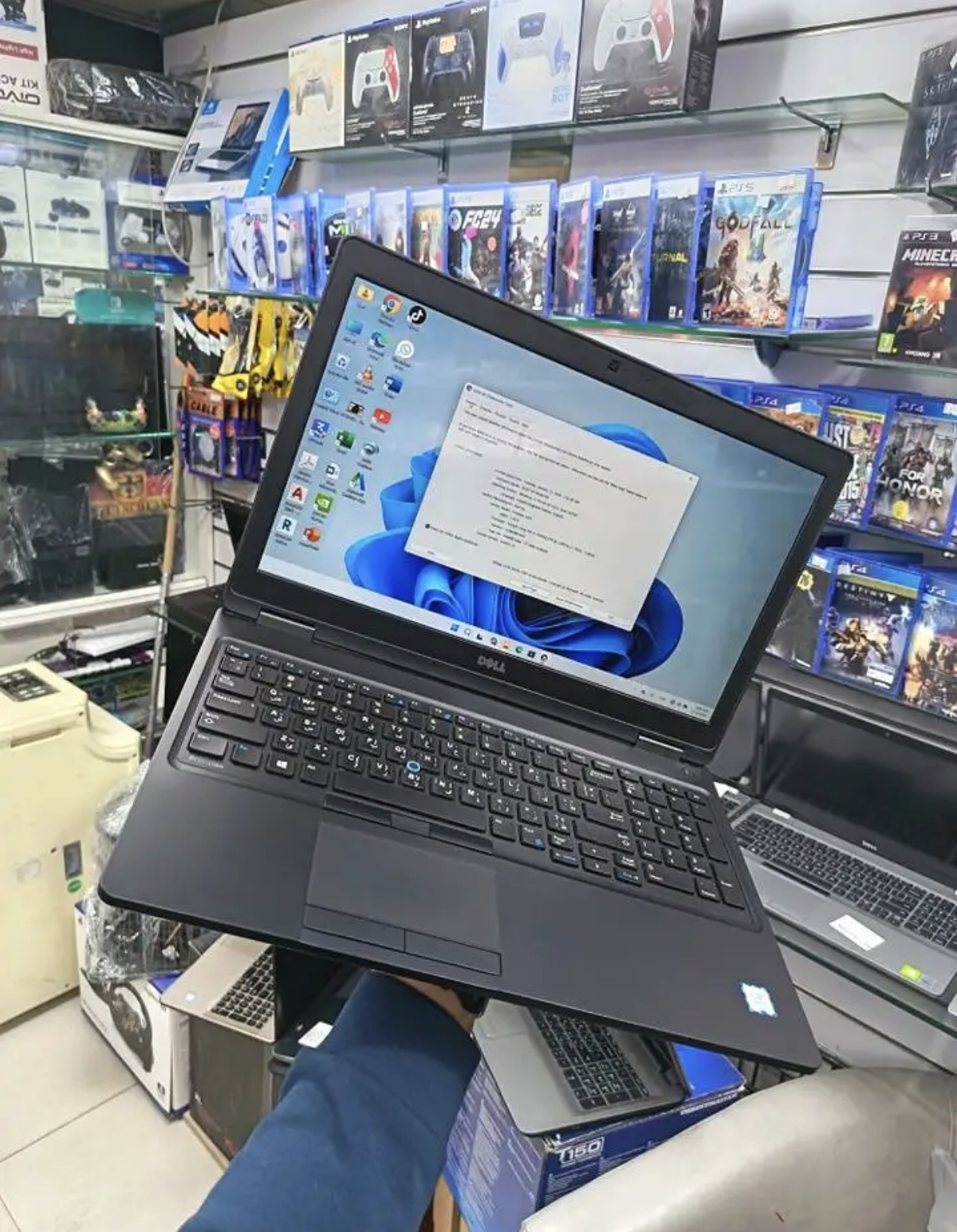 لابتوب Dell للبيع بحاله جيده