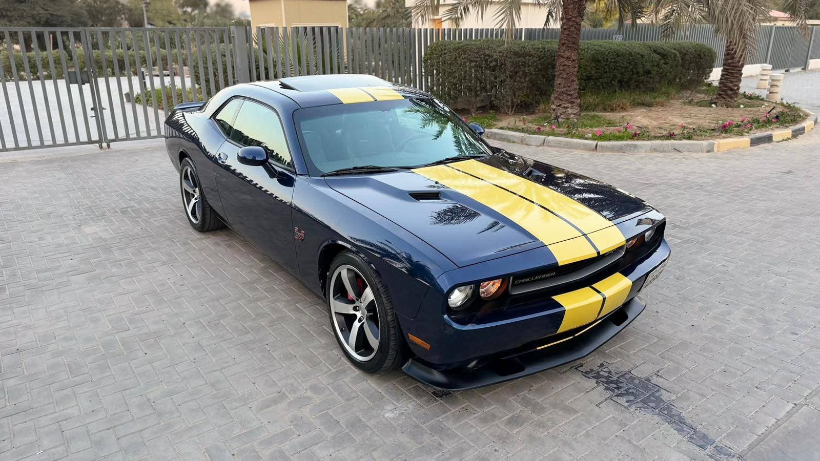 للبيع سياره دودج تشالنجر SRT مديل ٢٠١٣ شرط الفحص جير مكينه شاصي بحاله الوكاله سيرفس منتظم العداد ٢٠٠ الف